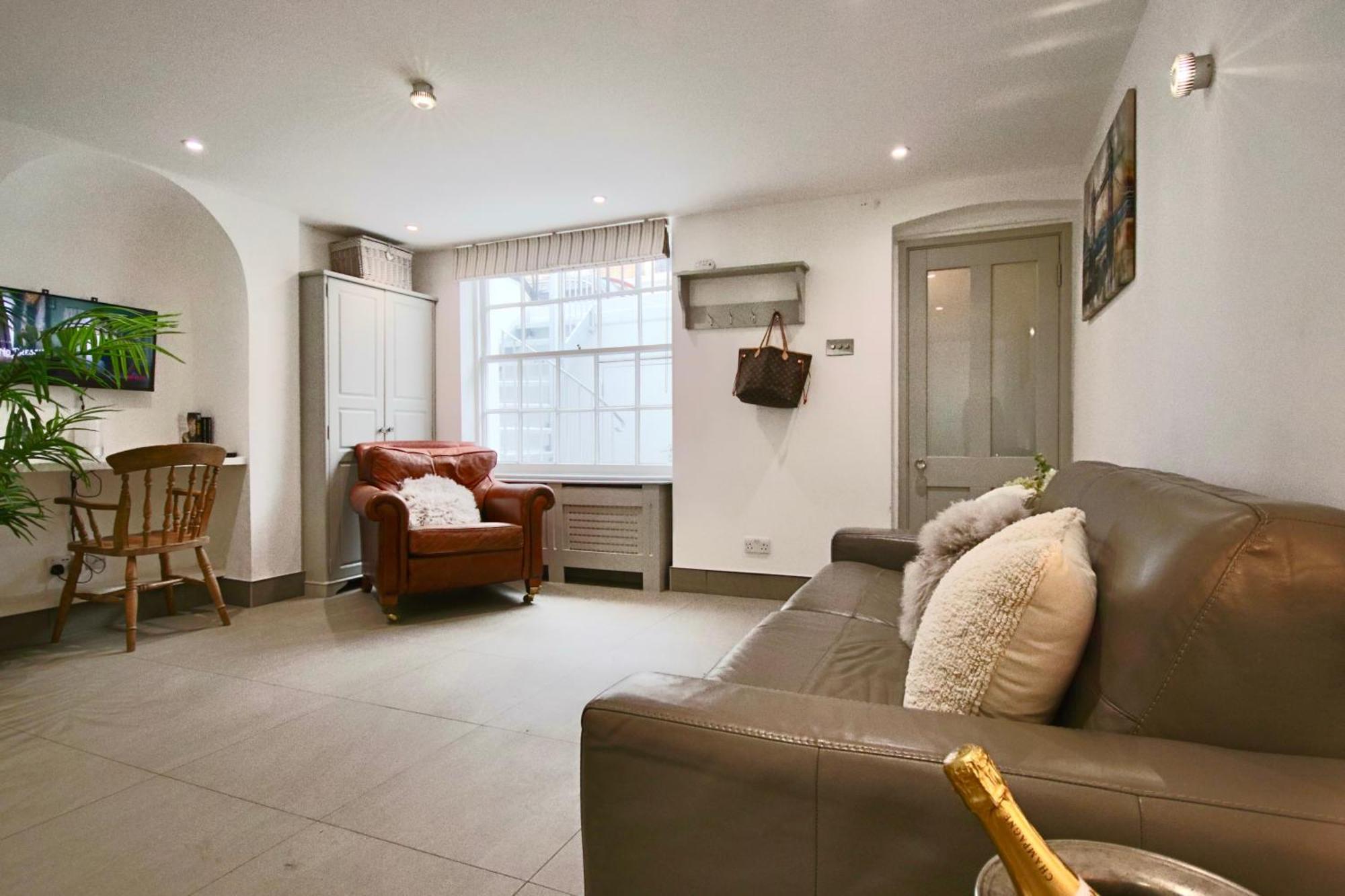 Апартаменты Victoria Belgravia Townhouse Лондон Экстерьер фото