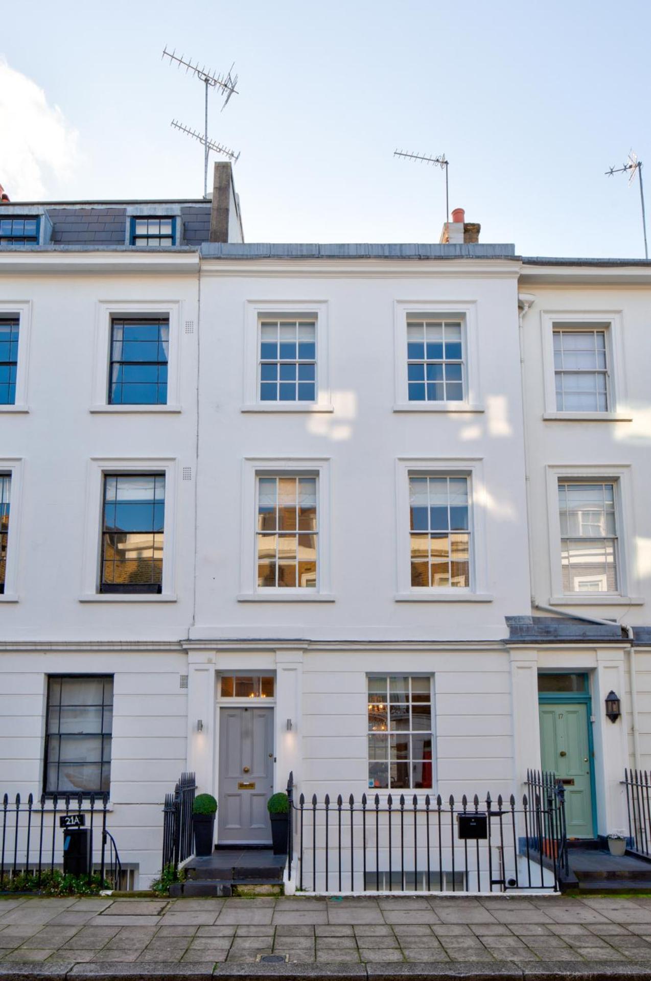 Апартаменты Victoria Belgravia Townhouse Лондон Номер фото